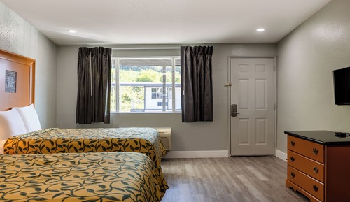 Double Room, 2 Queen Beds