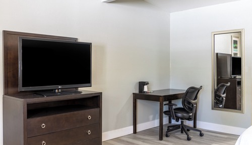 Deluxe Room, 1 King Bed