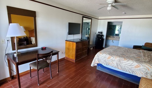 Standard Room, 1 Queen Bed, Non Smoking