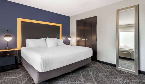 Suite, Multiple Beds, Accessible, Non Smoking (Efficiency)