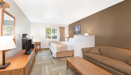 Suite, 1 King Bed, Non Smoking