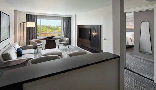 Suite, 1 Bedroom (Mobility Accessible, Roll-In Shower)