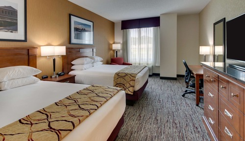 Deluxe Room, 2 Queen Beds, Accessible, Refrigerator & Microwave (Tub, Upper Floor)