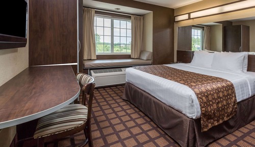 Deluxe Room, 1 Queen Bed, Accessible, Non Smoking (Mobility/hearing,tub w grab bars)