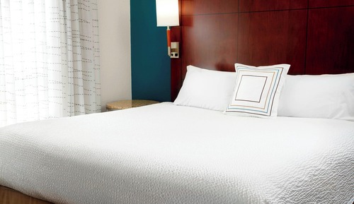 Studio, 1 King Bed with Sofa bed (Mobility/Hearing Accessible, Tub)