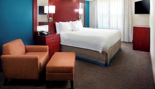 Suite, 2 Bedrooms, Smoking (Mobility/Hearing Accessible, Tub)