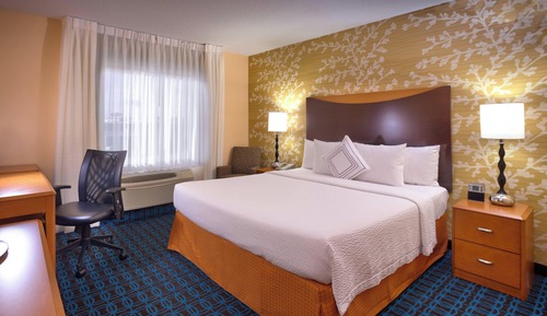 Room, 1 King Bed (Mobility/Hearing Access, Roll-In Shwr)