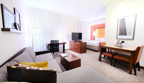 Studio, 1 King Bed with Sofa bed (Mobility/Hearing Accessible, Tub)
