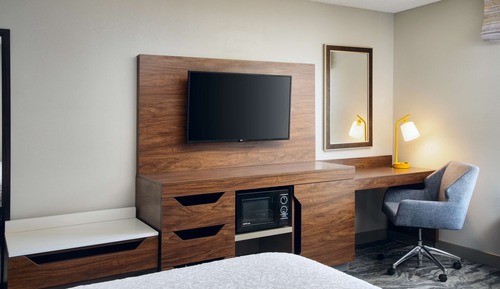 Room, 1 King Bed, Non Smoking, Jetted Tub