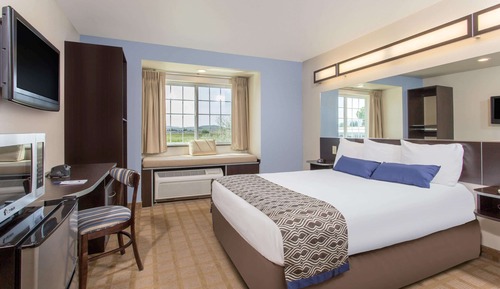 Standard Room, 1 Queen Bed, Accessible