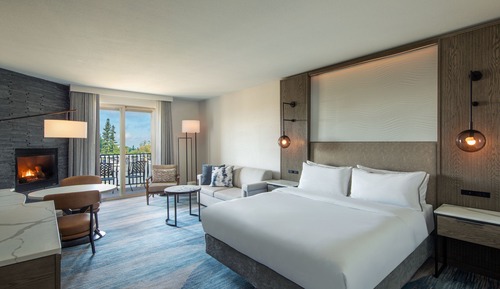 Deluxe Room, 1 King Bed with Sofa bed, Non Smoking, Balcony