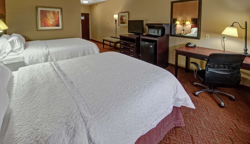 Standard room w/ 2 Queens