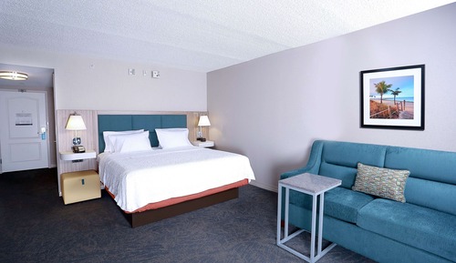 Suite, 1 King Bed, Accessible, Non Smoking