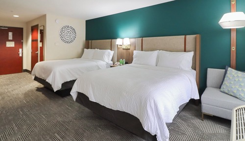 Standard Room, 2 Queen Beds, Roll-in Shower (Communications, Mobility)