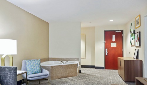 Suite, 1 King Bed with Sofa bed, Jetted Tub