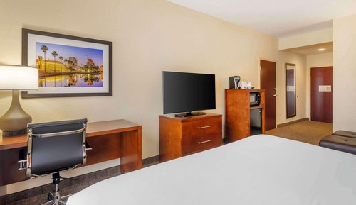 Suite, 1 King Bed with Sofa bed, Accessible, Non Smoking