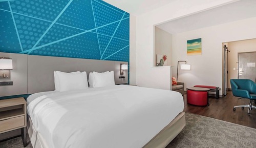 Suite, 1 King Bed with Sofa bed, Accessible, Non Smoking