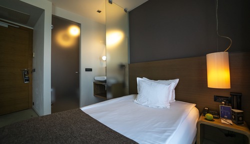 Standard Single Room (Free Safe, Free Fitness & Sauna)