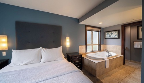 Suite, 3 Bedrooms