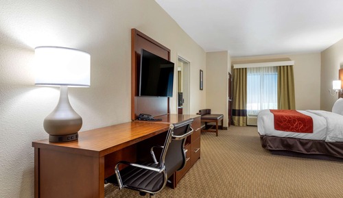 2 Queen Beds, Suite, Nonsmoking