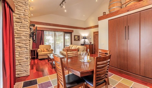 Executive Suite, Multiple Beds