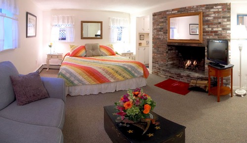 Romantic Suite, 1 King Bed, Kitchen