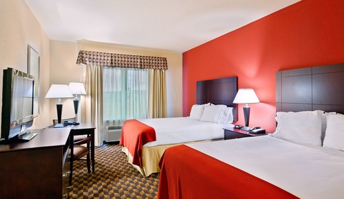 Suite, 2 Queen Beds (Additional Living Area)