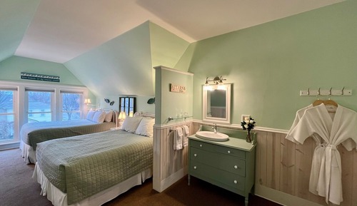 Beach Lake Room