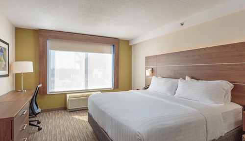 Standard Room, 1 King Bed, Accessible (Mobility, Roll-In Shower)