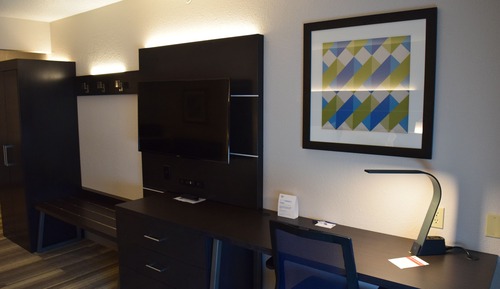 Suite, 1 King Bed with Sofa bed, Accessible (Mobility, Accessible Tub)
