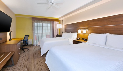 Standard Room, 2 Double Beds, Accessible (Accessible Tub)
