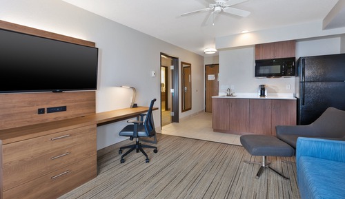 Suite, 2 Queen Beds (Additional Living Area)