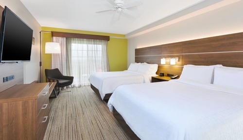 Suite, 2 Queen Beds, Balcony (Additional Living Area)