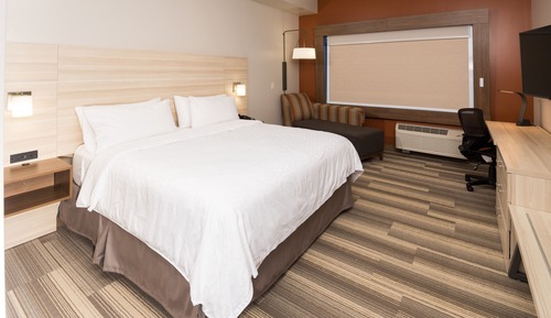 Standard Room, 1 King Bed, Accessible Bathtub (Mobility)