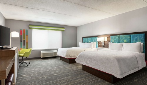 Room, 2 Queen Beds, Accessible, Non Smoking (Roll-in Shower)