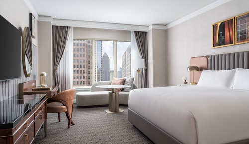 Deluxe Room, 1 King Bed (Mobility/Hearing Access, Roll-In Shwr)