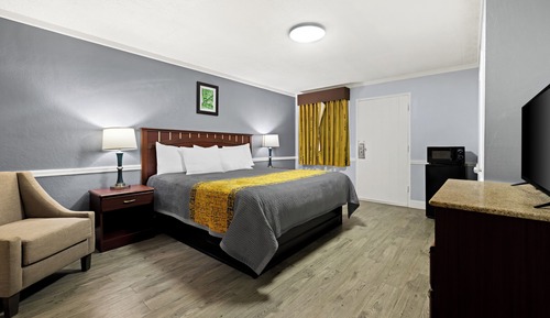 Standard Room, 1 King Bed