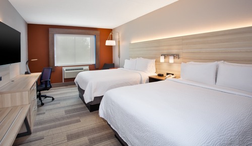Standard Room, 2 Double Beds, Roll-in Shower (Communications)