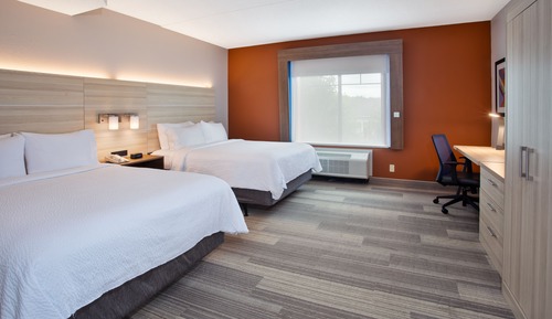 Standard Room, 2 Queen Beds, Roll-in Shower (Communications)