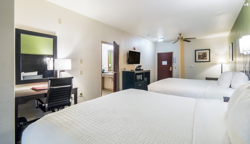2 Queen Bed Non-Smoking