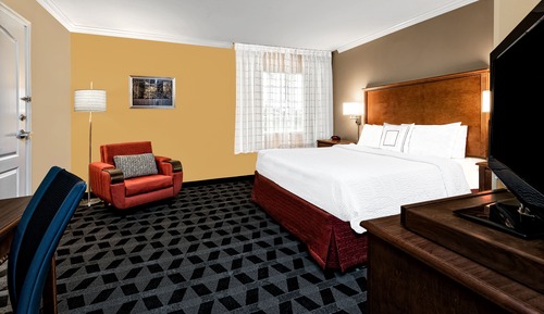 Studio Suite, 1 King Bed (Mobility Accessible, Roll-In Shower)