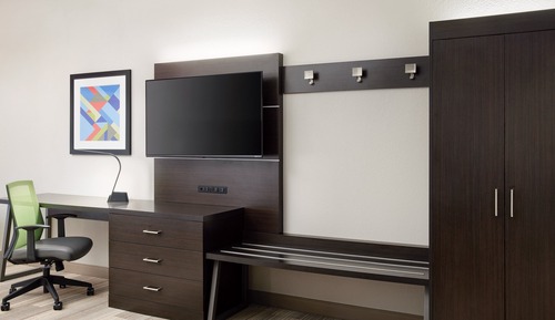 Standard Room, 1 King Bed, Accessible (Communication, Roll-In Shower)