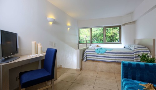 Maisonette Two-Bedroom with Pool View