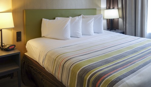 Studio Suite, 1 Queen Bed & 1 King Bed, Non Smoking