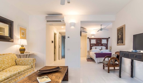 Deluxe Suite, 1 Queen Bed with Sofa bed, Balcony, Lake View