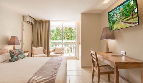 Comfort Room, Garden View