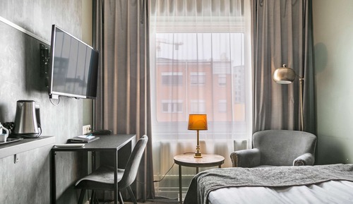 Standard Room, 1 Queen Bed, Non Smoking (Small double room)
