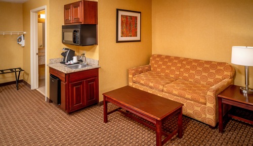 Suite, 1 King Bed, Accessible (Comm, Mobil Tub)