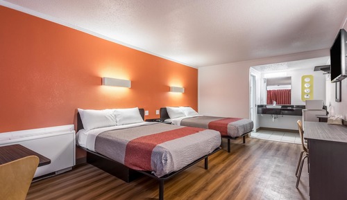 Deluxe Room, 2 Queen Beds, Non Smoking, Refrigerator & Microwave
