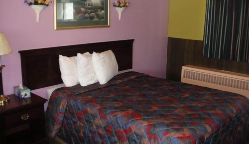 Standard Room, 1 Queen Bed
